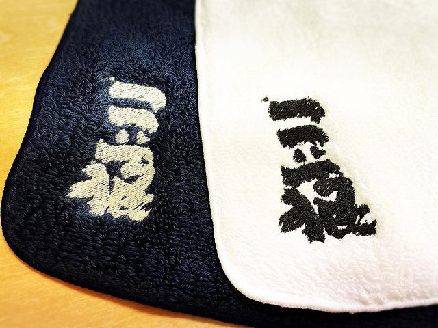 オリジナル刺繍例:ハンカチ刺繍ロゴ2